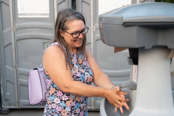 Best Porta potty rental for parties  in Weyauwega, WI